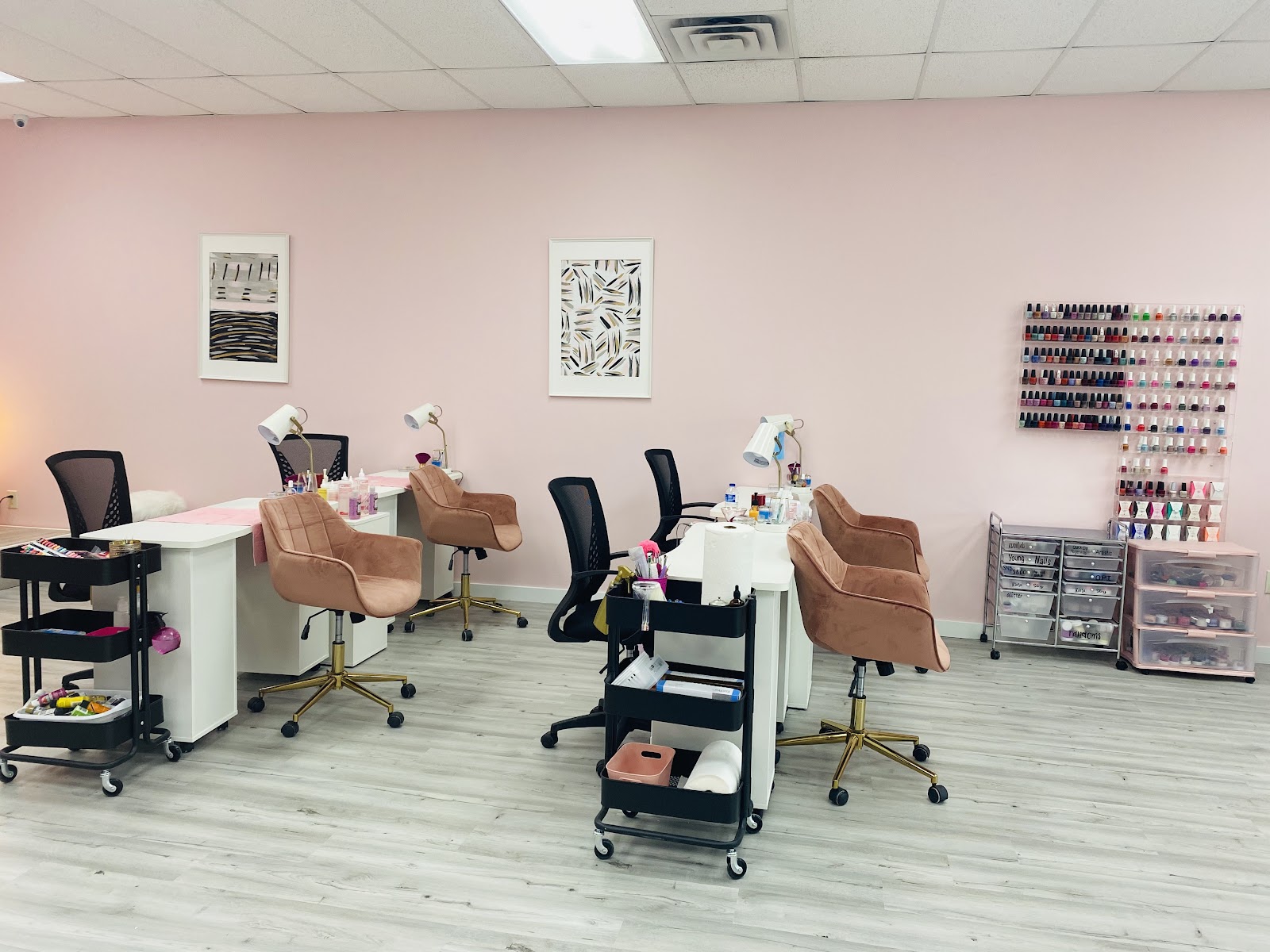 The Pretty Parlour nail photo 2