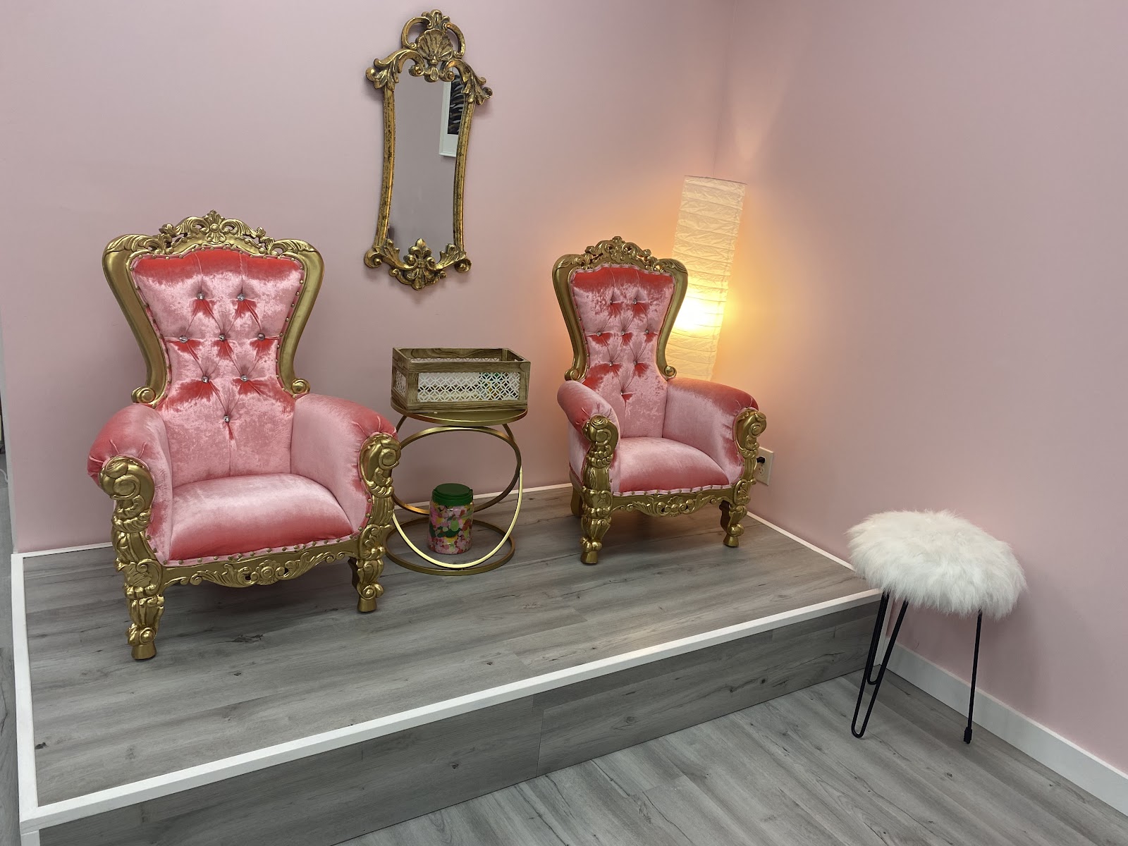 The Pretty Parlour nail photo 4